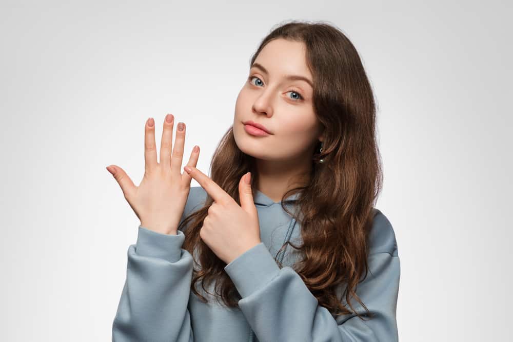 What Does it Mean When Your Ring Finger Itches? (7 Spiritual Meanings)