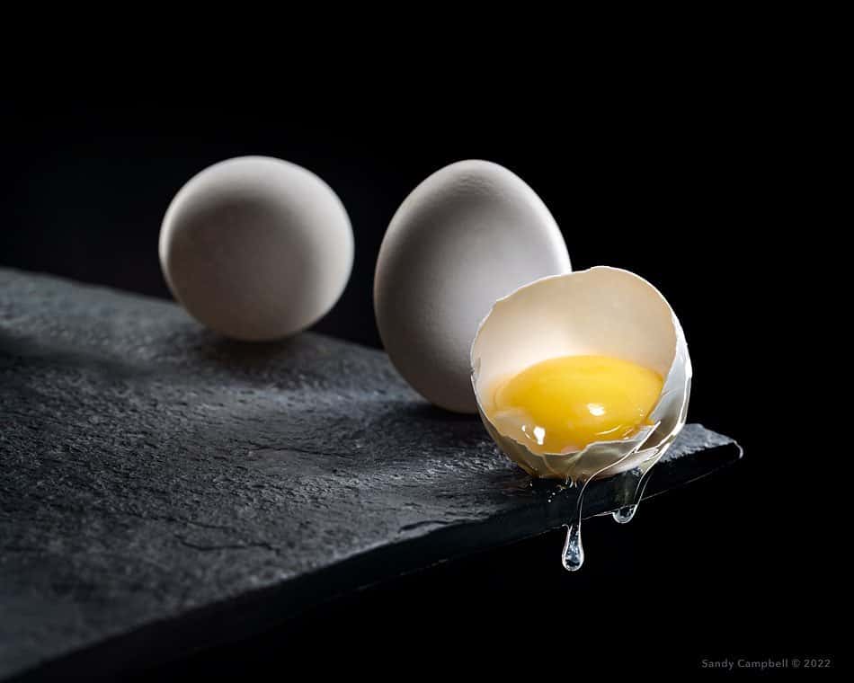 Broken eggs are a sign of bad luck in love